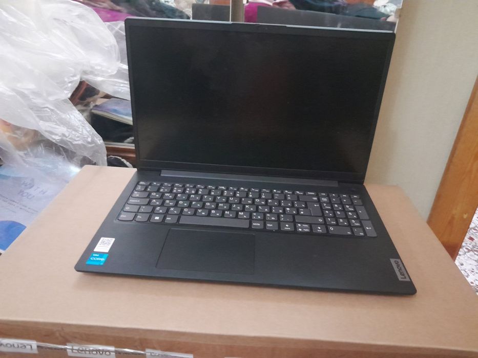Lenovo Noutbuk i3