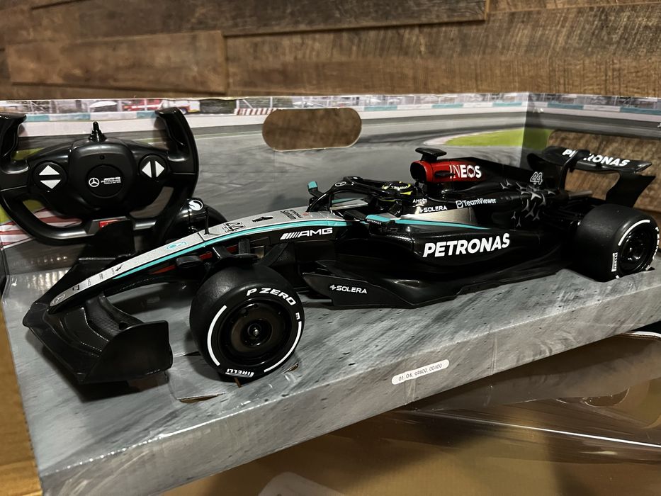 macheta Mercedes-Benz AMG Petronas