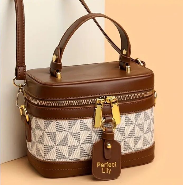 Geanta mini damă,curea detasabila umăr,model LV,saculet, etichetă