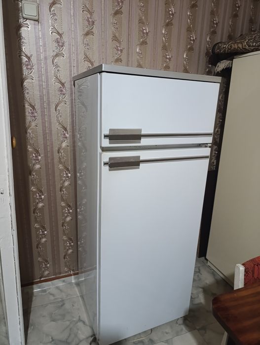 Холодильник Бирюса