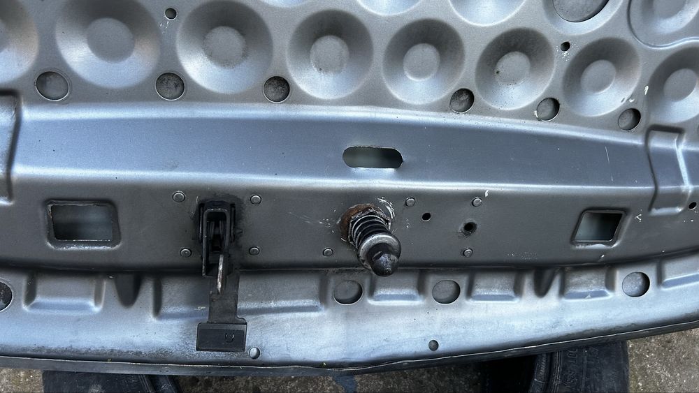Opel Astra H - преден капак