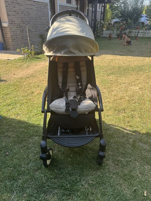 Carucior sport Yoyo babyzen 2, cadru negru, pachet culoare Taupe