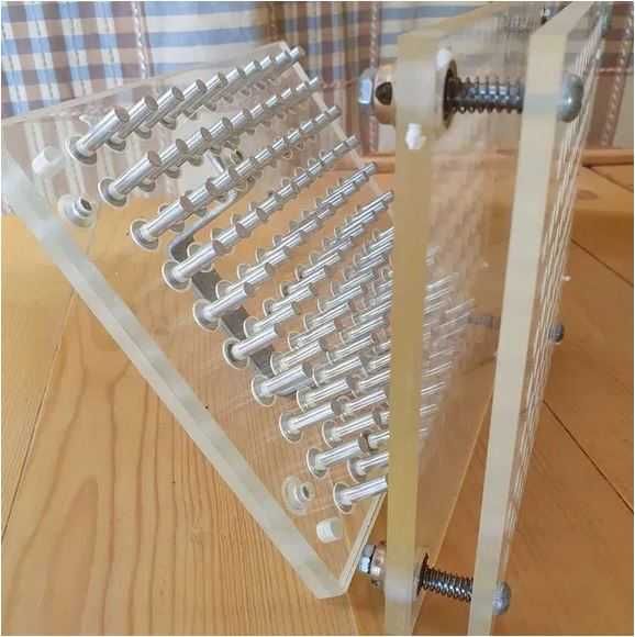 Dispozitiv de umplere a capsulelor