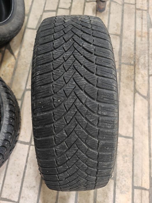 235/55/R19 Bridgestone Blizzak, одна шина, липучка, состояние на фото.