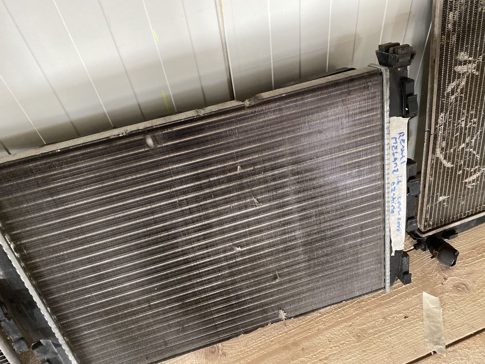 Vând radiator apa Renault Megane 2 1.6 benzina 2004-2008