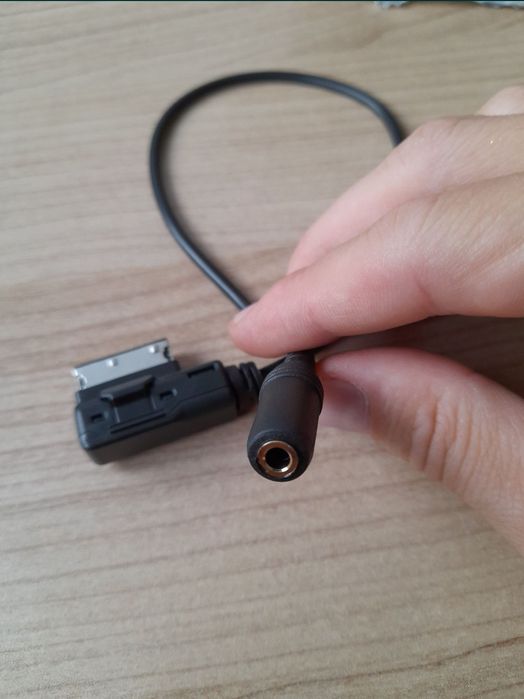 Cablu aux media adaptor jack tata mama iphone apple AMI MMI 2G 3G Plus