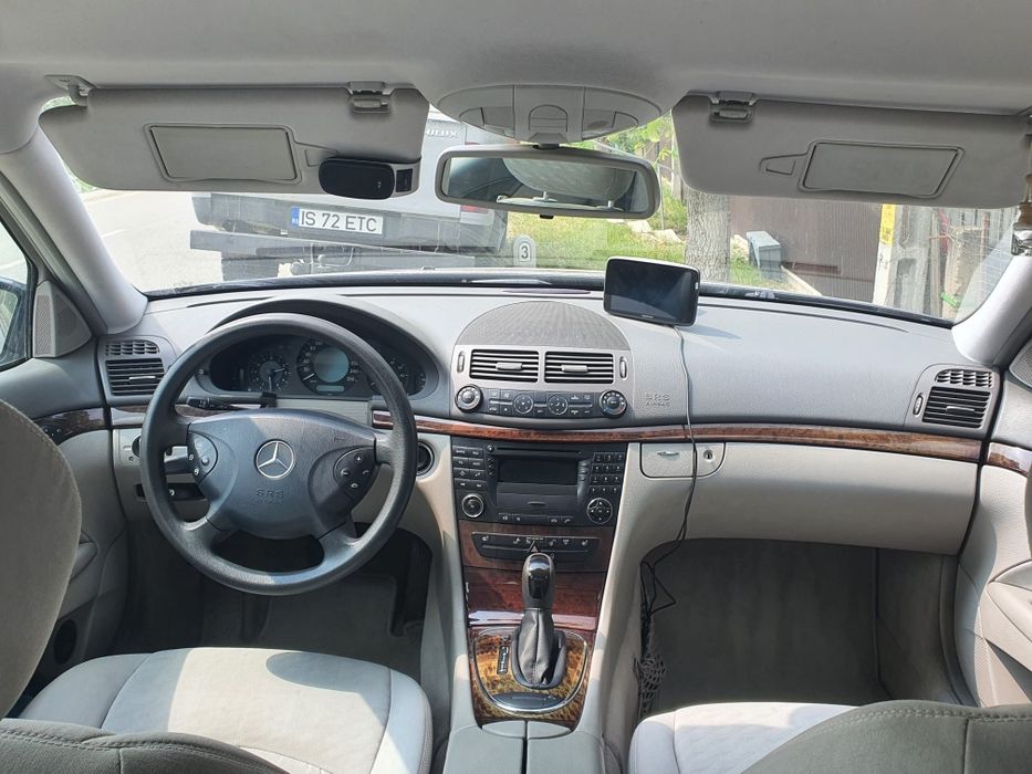 Mercedes W211 E200