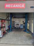 Inchiriez service auto