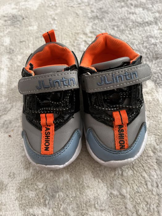 Кроссовки детские