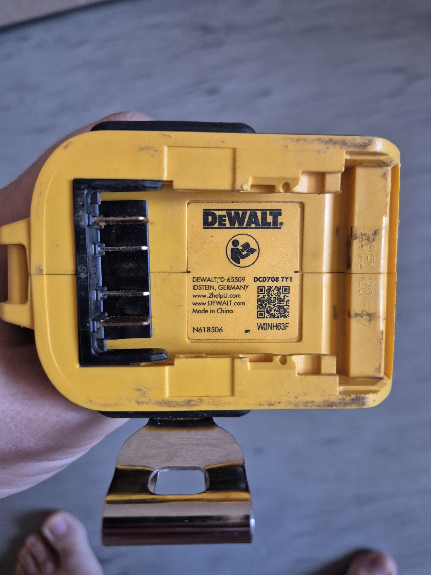 Аккумуляторный шуруповерт Dewalt DCD708N