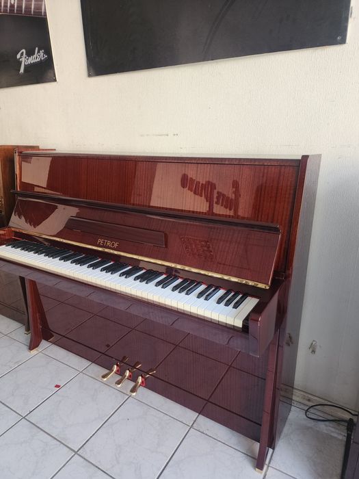 Петроф 3 педали. Petrof