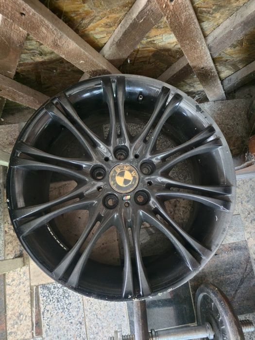 Jante BMW 18 jante BMW style 135 M
Mici zgârieturi 
Nu