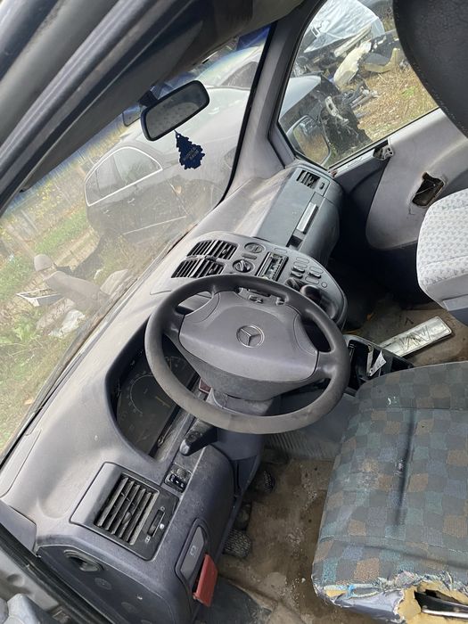 Dezmembrez mercedes vito
