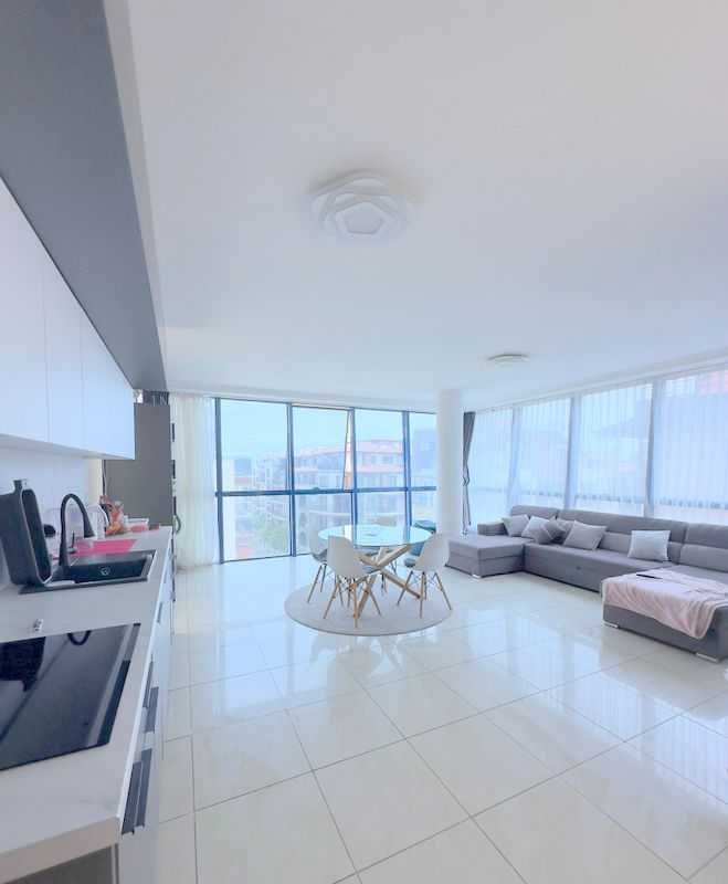 Продава се Тристаен апартамент в Поморие - 110 кв.м за 1287 €/кв.м - Снимка #1
