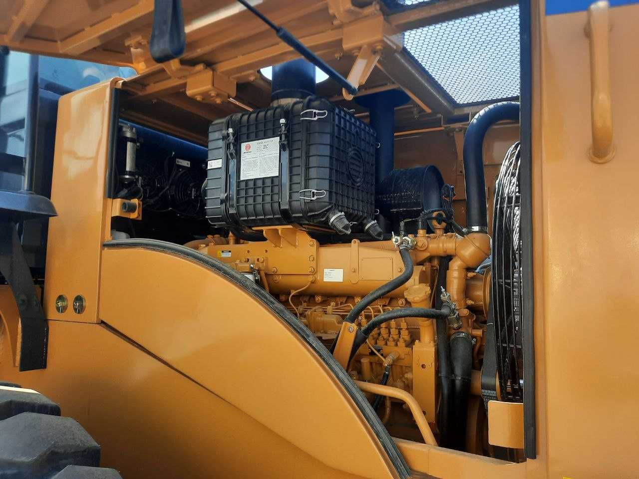 Фронтальный погрузчик SEM655D