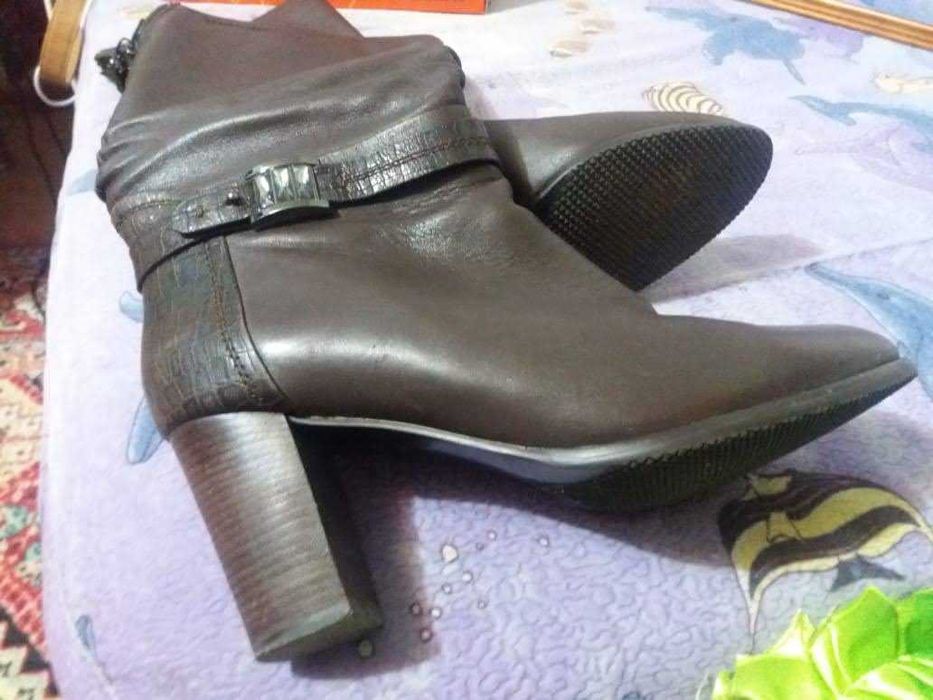 Обувь женская 38 рр