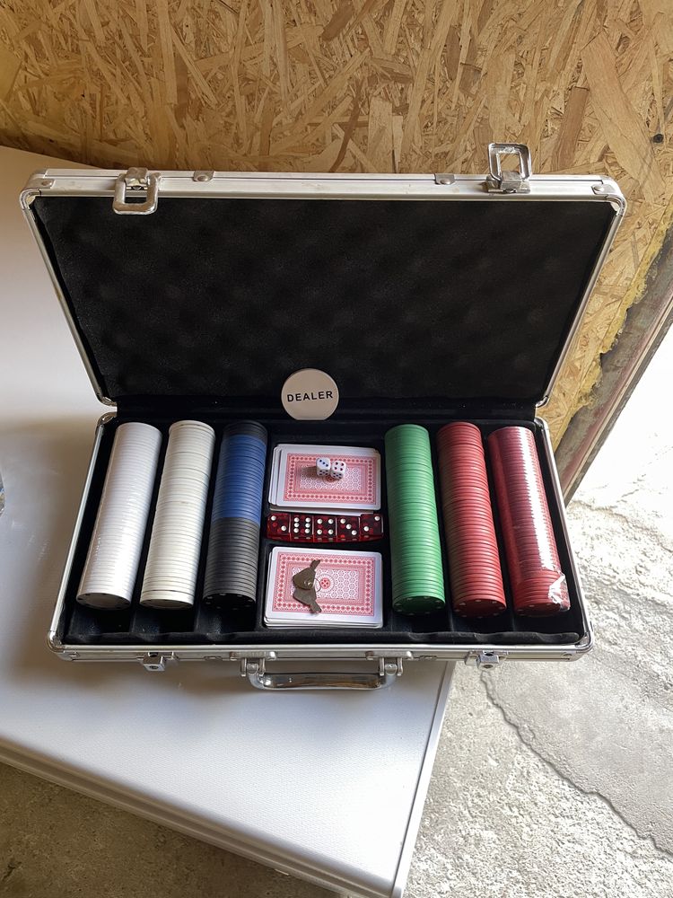 Set de Poker, 300 jetoane, Geanta din aluminiu