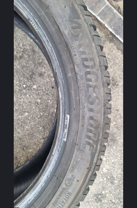 Bridgestone Blizzak 225/45/17 DOT 2923