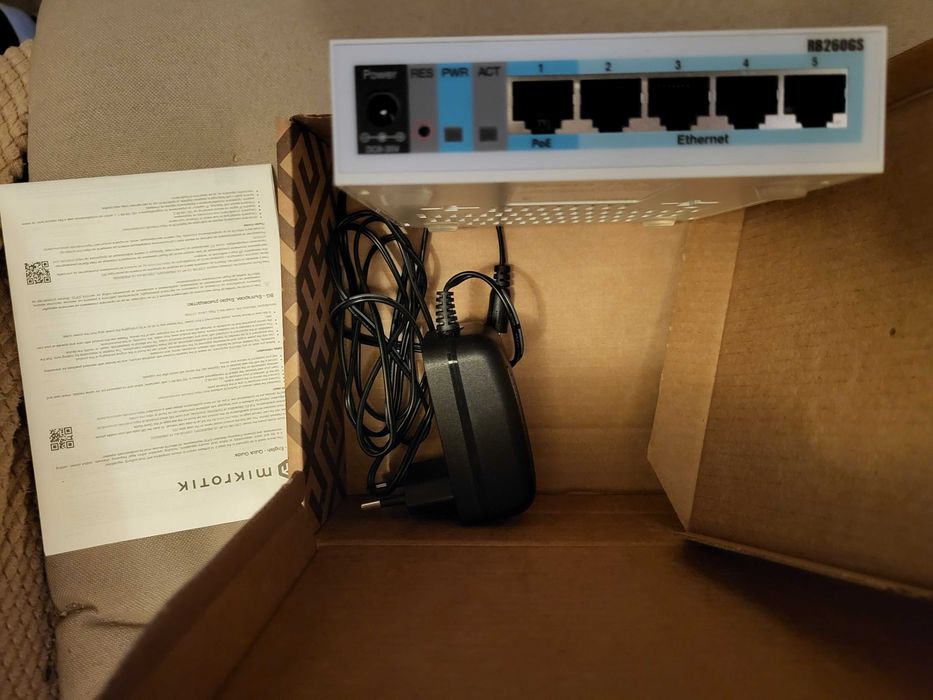 Switch RB260GS Mikrotik nou, in garanție