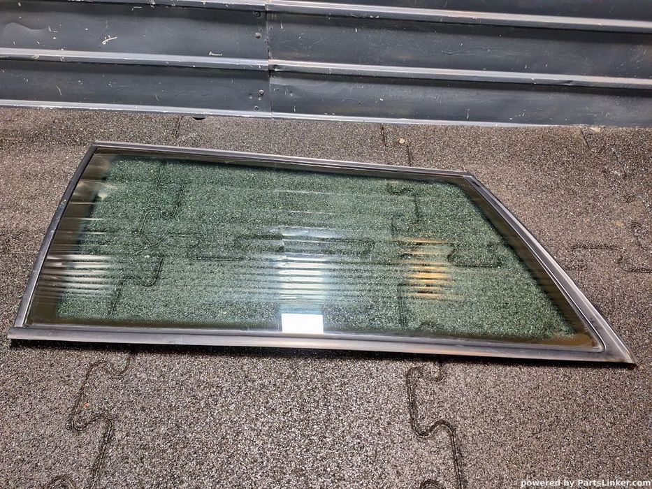 Geam fix lateral stanga spate VOLKSWAGEN PASSAT Estate (3B5) [ 1997 - 2001 ] TDI (AJM, ATJ) 85KW|115HP OEM 3B9845297J