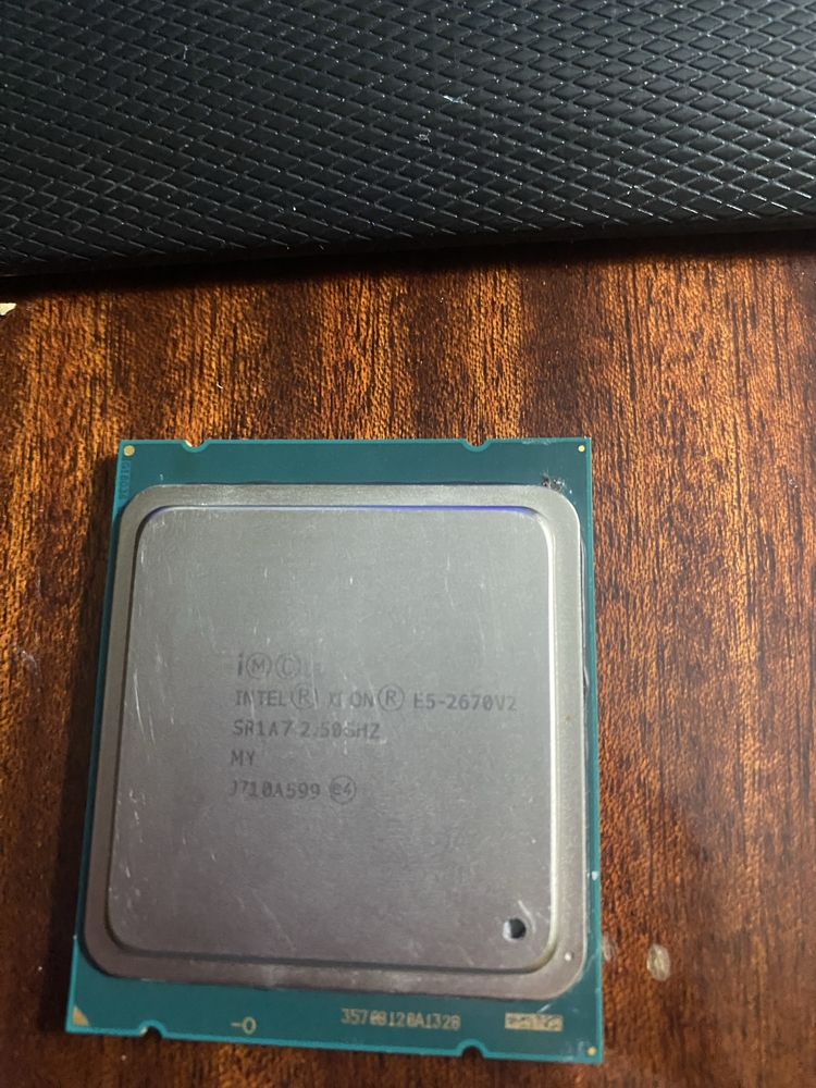Процессор Intel Xeon E5-2670 v2