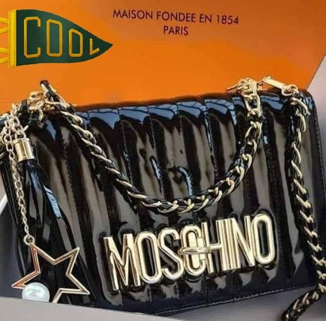 Geantă  Moschino import Italia super model, logo metalic auriu