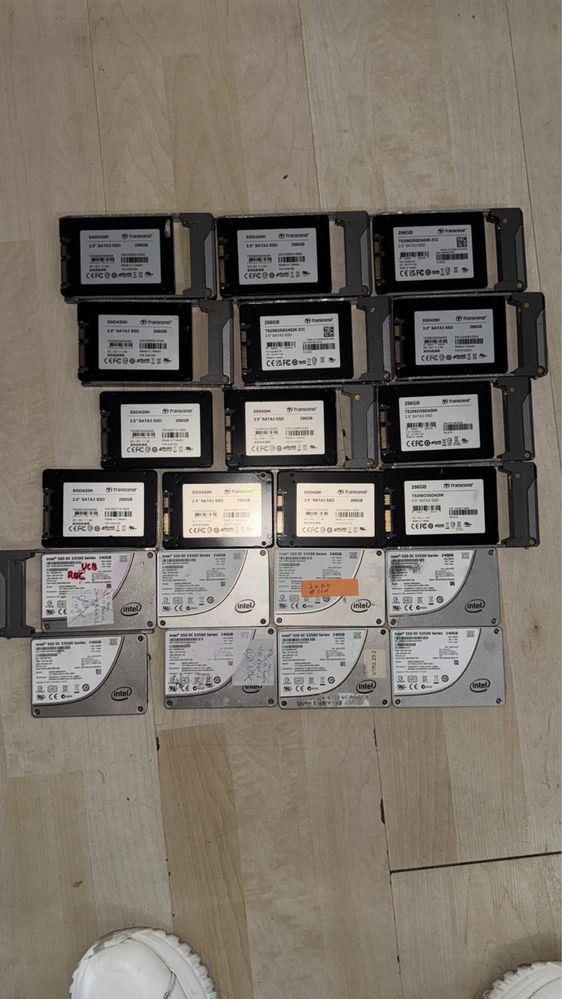 SSD uri de la intel si de la transcend