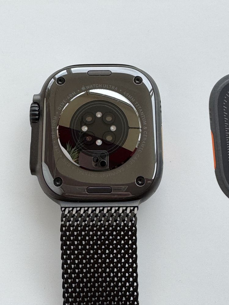 Apple watch ultra 2 titanium black milanese titan loop L