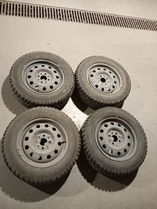 Зимние шины в комплекте 4шт размер 185.65r14