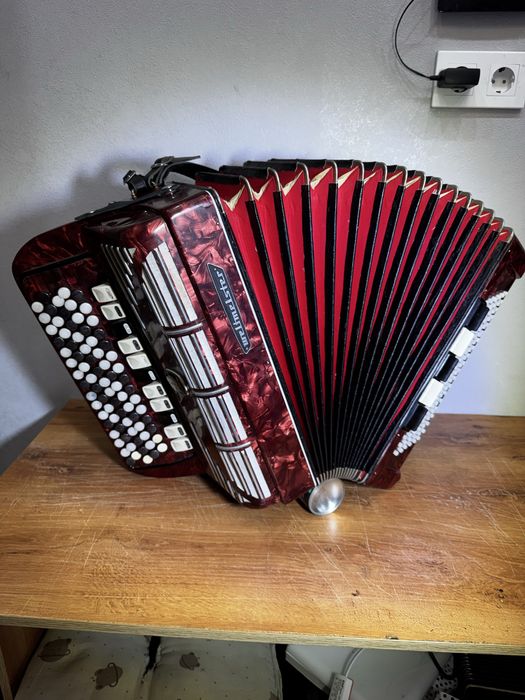 Продается баян Вольтмейстер сепарато