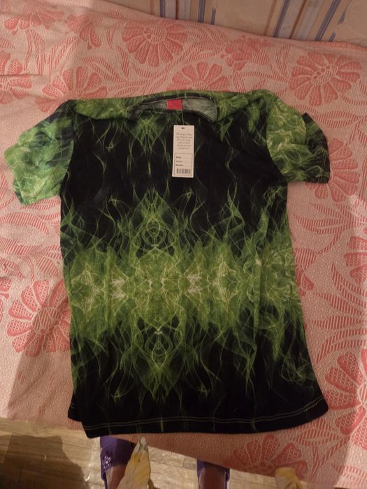 Продам новую футболку