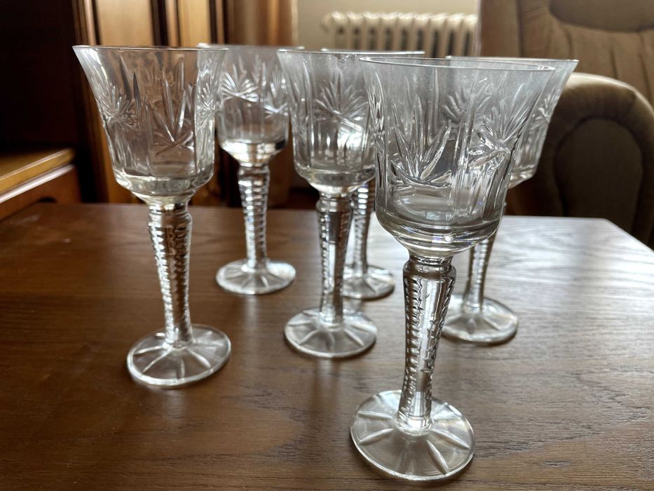 Vand set de 6 pahare vintage, de cristal, cu model clasic