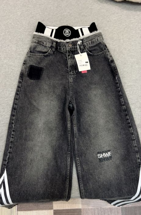 Тъмно сиви дънки с висока талия