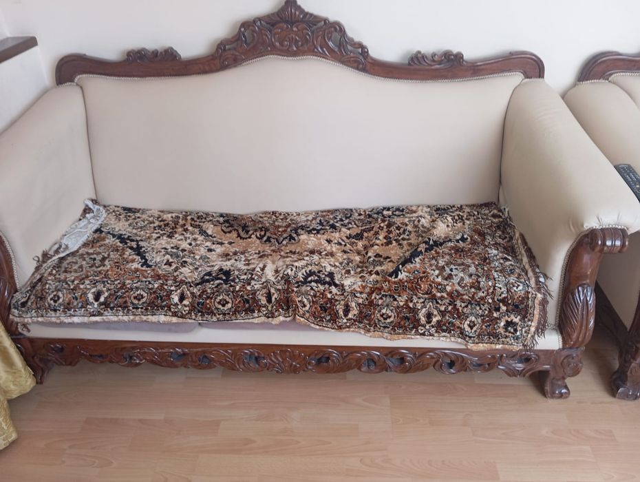Срочно продаю в связи с выездом!!! Мягкая мебель.Диван с креслом.