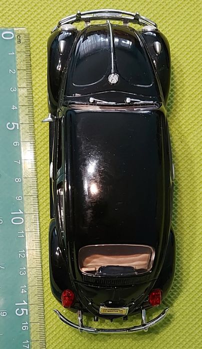 Метална количка Volkswagen Beetle. Цена: 40лв.