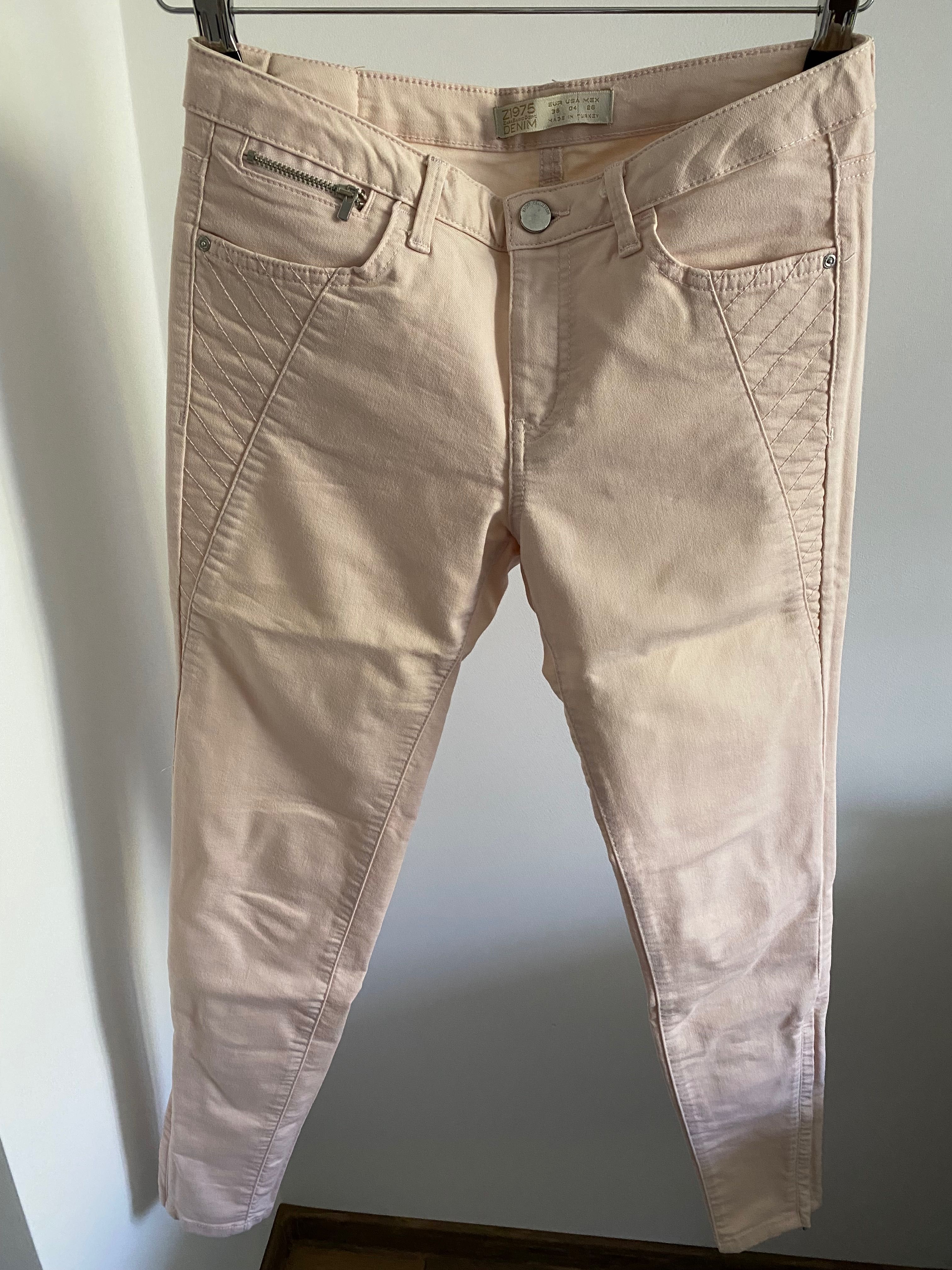 Pantaloni pt. femei, Zara