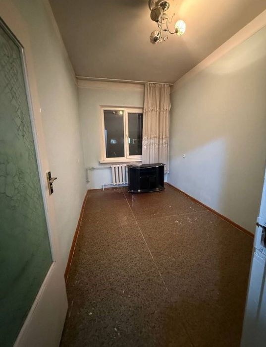 Юнусабад 19 квартал. Продается квартира  2/5/5