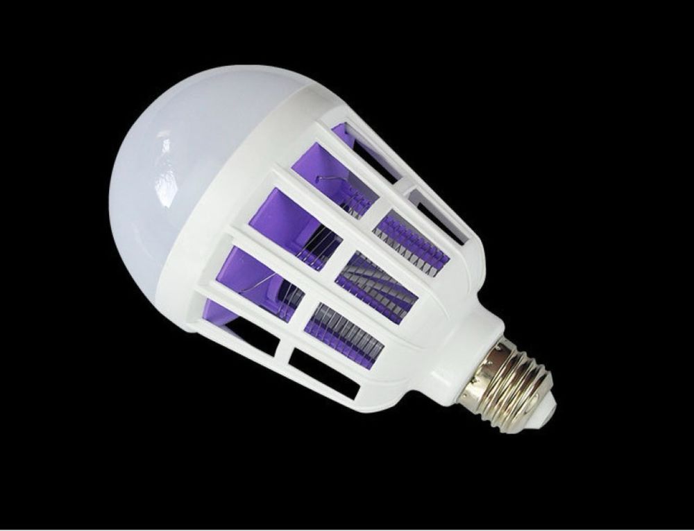 LED крушка против комари с адаптор за стена