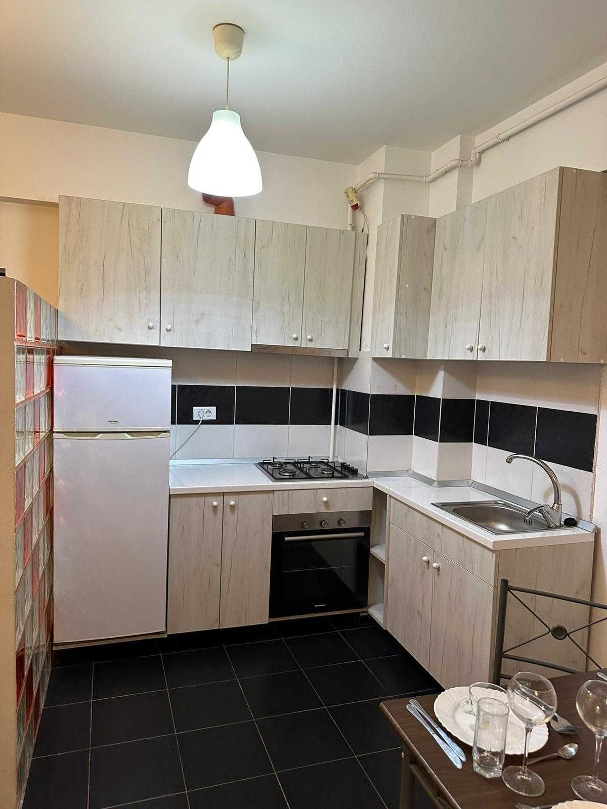 Inchiriez apartament cu o suprafata de 49mp