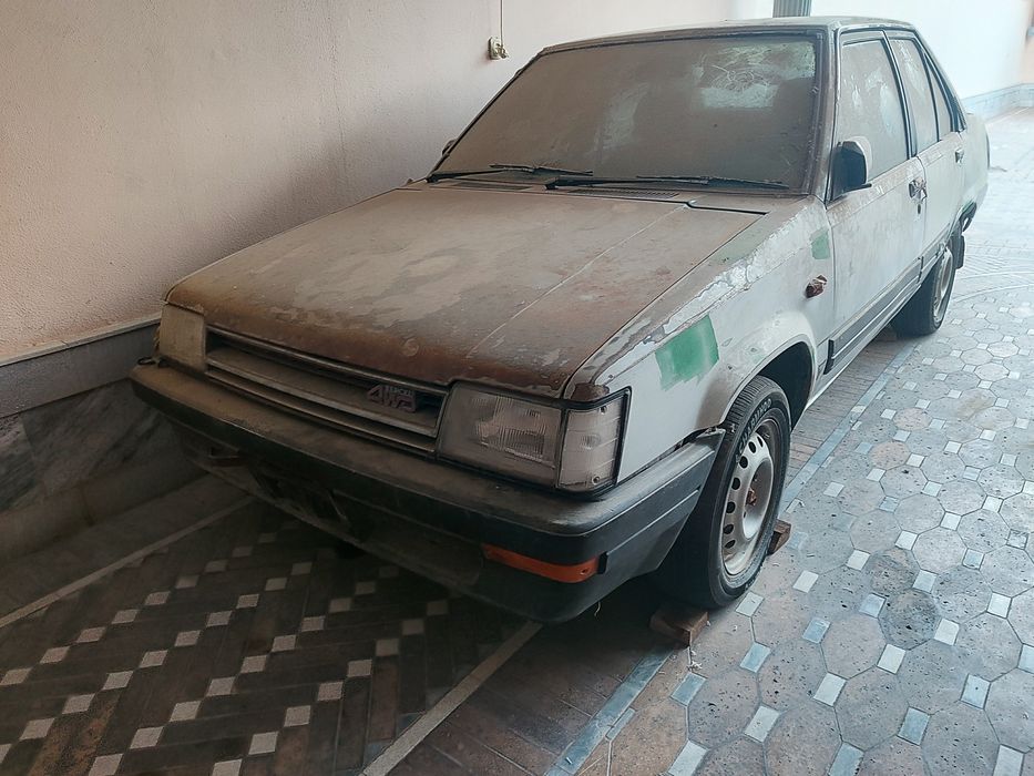 Tayota 4WD terkl 1984-yil ishlab chiqarilgan