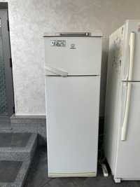 продается indesit холодильник