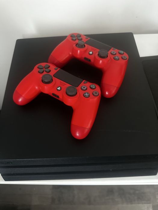 PlayStation 4 Pro – 1TB – Stare excelentă + Controllere original