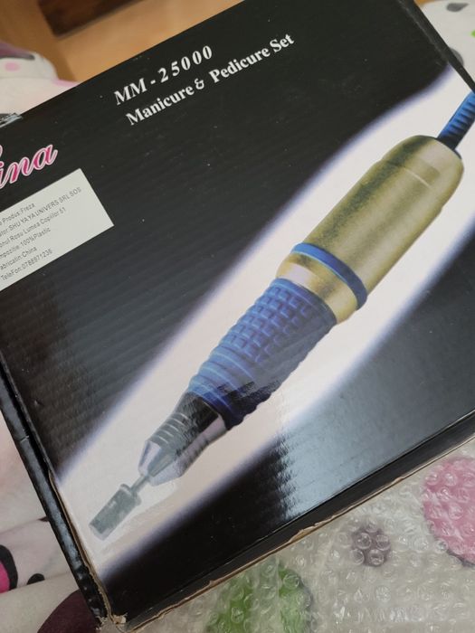 Vând freza și lampa manichiura