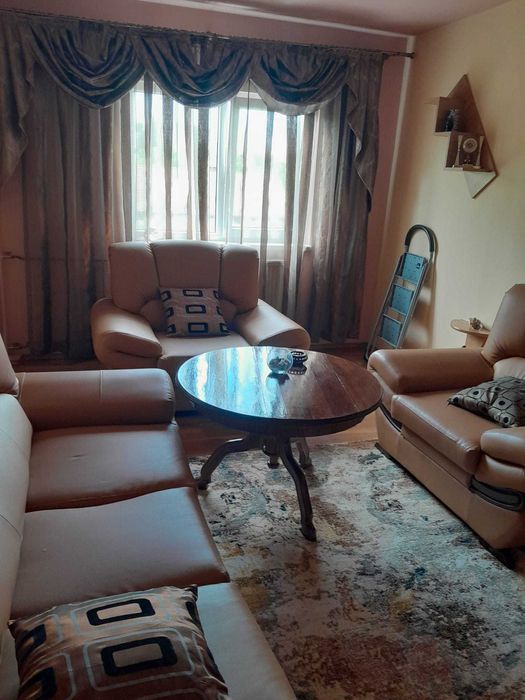 Inchiriez apartament, 3 camere, zona Paltinis, Ploiesti