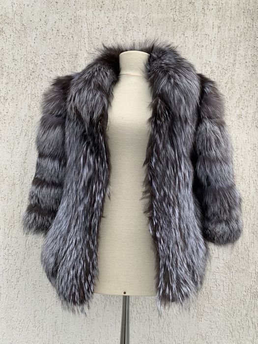 Haina blana vulpe argintie