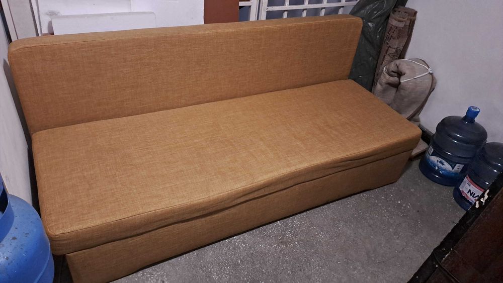 диван много запазен, малко използван