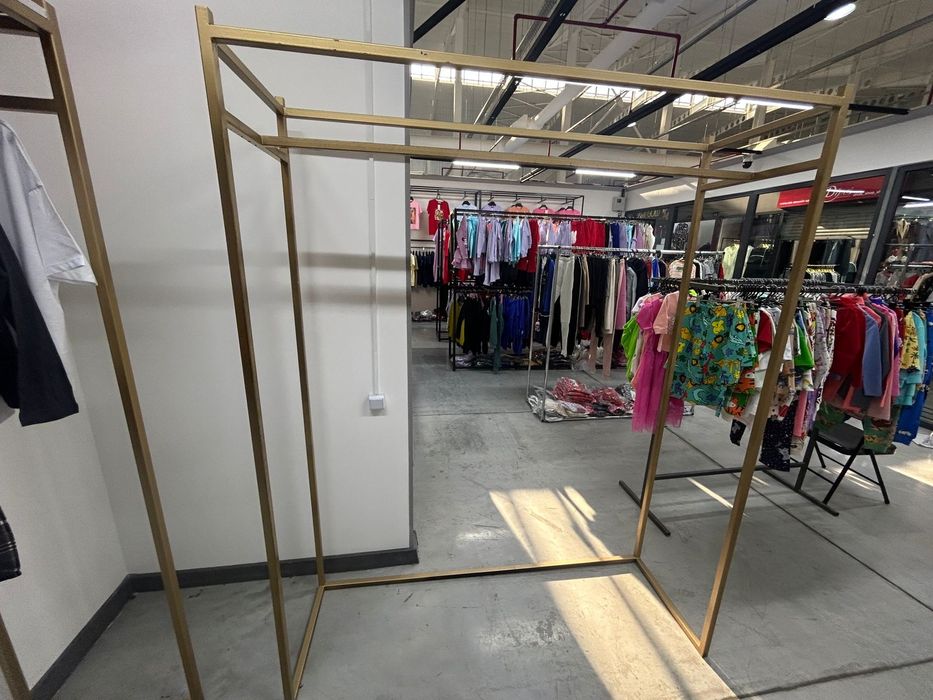 Срочно продам мебель для бутика