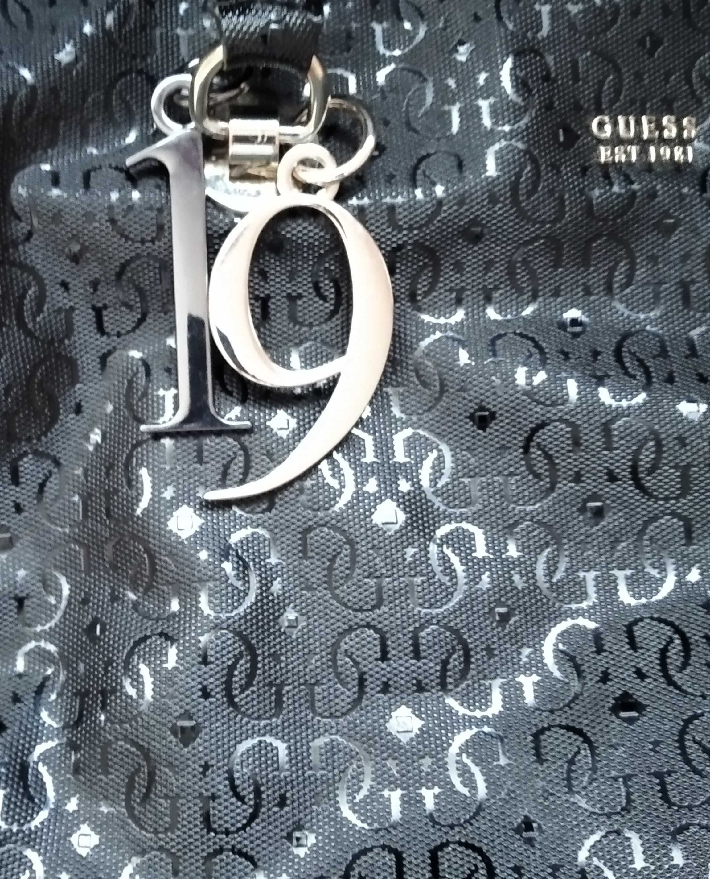 Дамска  чанта Guess