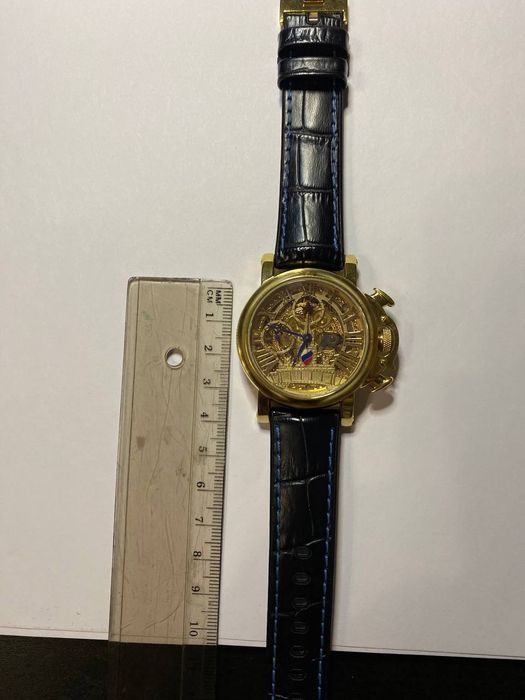 Редкие часы ручной работы.