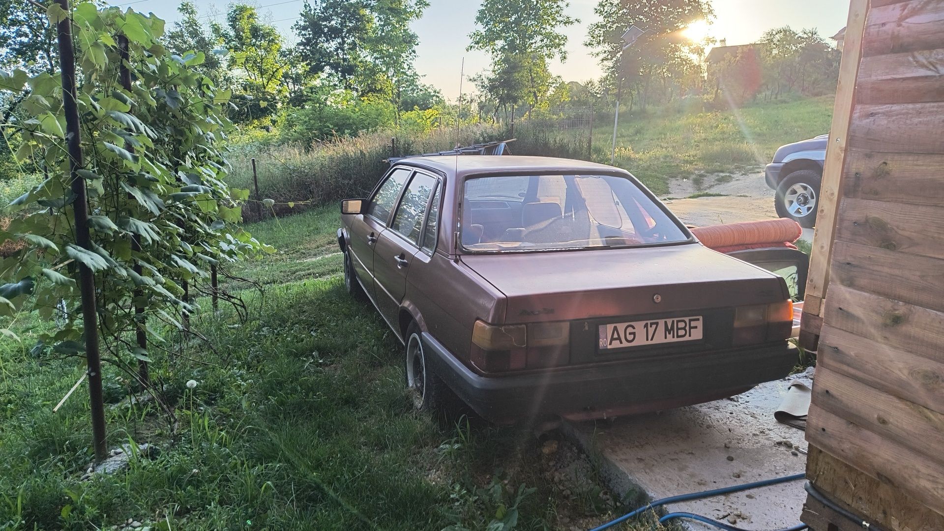Audi 80 B2,an 1981,stare buna de funcționare,motor și cutie de rezerva